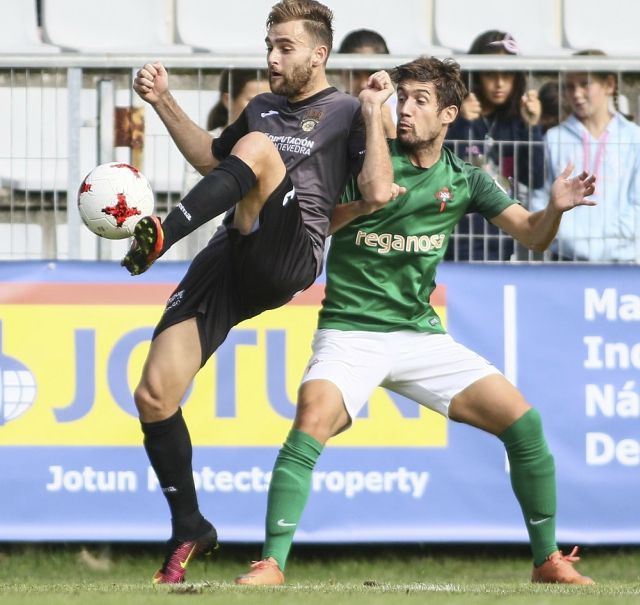 Aitor Aldalur, en una imagen del Racing-Pontevedra (foto: Mero Barral / 13fotos para Ferrol360)