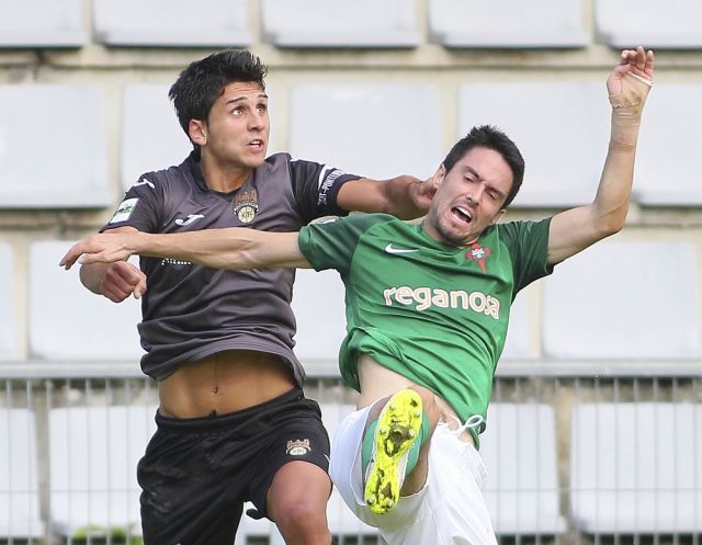 Adrián Armental, en una imagen del Racing-Pontevedra (foto: Mero Barral / 13fotos para Ferrol360)