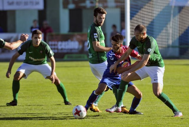 Imagen del Gimnástica Segoviana-Racing en La Albuera (foto: Kamarero / El Adelantado de Segovia)