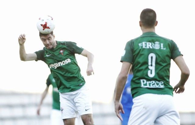 Adrián Armental, durante el Racing-Fuenlabrada (foto: Mero Barral / 13fotos para Ferrol360)