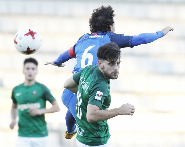 Fran Sota, en una imagen del Racing-Fuenlabrada (foto: Mero Barral / 13fotos para Ferrol360)