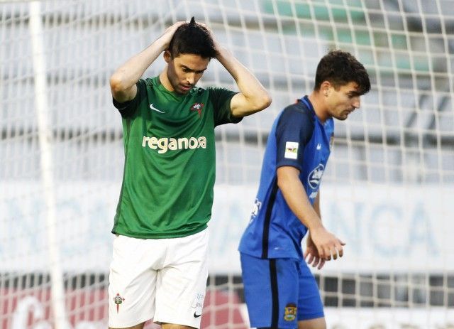 Adrián Armental, en una imagen del Racing-Fuenlabrada (foto: Mero Barral / 13fotos para Ferrol360)