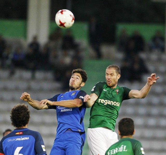 Nano Macedo, durante el Racing-Fuenlabrada (foto: Mero Barral / 13fotos para Ferrol360)