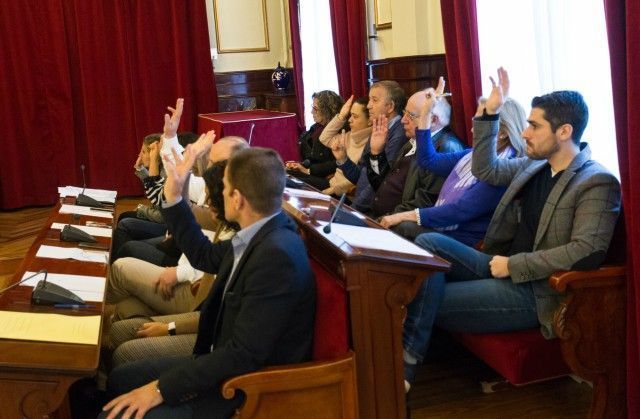Los votos del PP bastaron para suspender el pleno (foto: Mero Barral / 13fotos para Ferrol360)