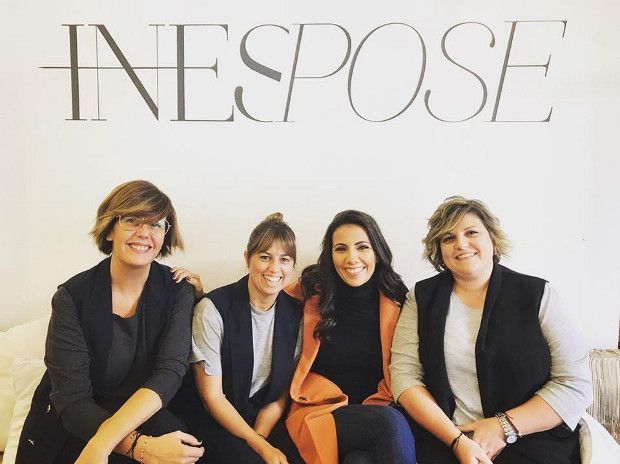 Pastor junto a parte del equipo de profesionales de la peluquería 'Inés Pose' (cedida)