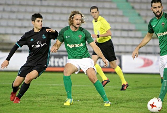 Imagen del Racing-Real Madrid Castilla (foto: Raúl Lomba / Ferrol360)