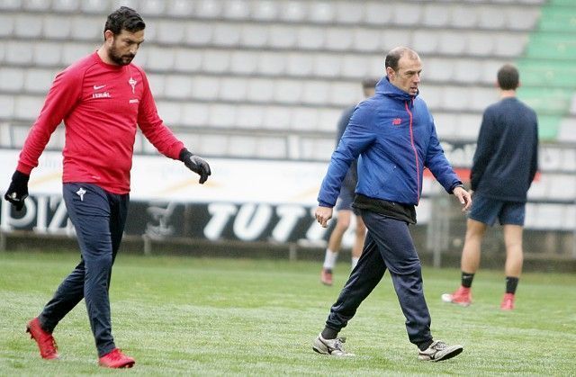 Primer entrenamiento en A Malata para el Racing con Ricardo López al frente (foto: Raúl Lomba / Ferrol360)