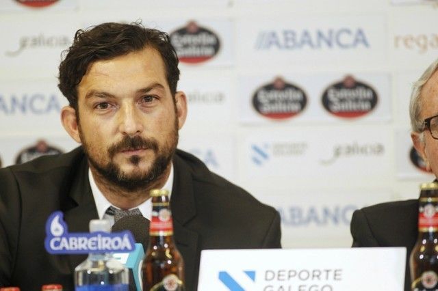 Ricardo López Felipe, este martes en A Malata junto a José María Criado en su presentación como entrenador del Racing (foto: Mero Barral / 13fotos para Ferrol360)
