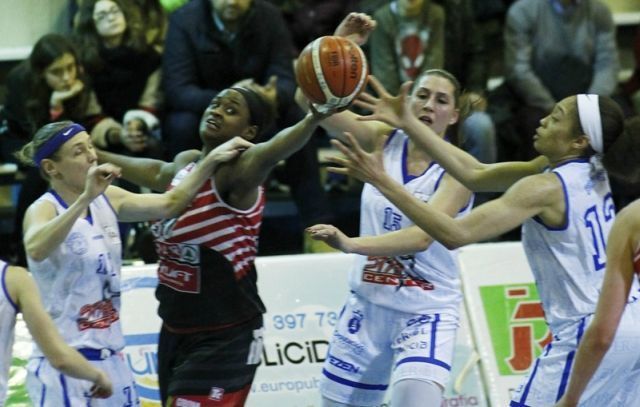 Imagen del Star Center Uni-Spar Citylift Girona (foto: Mero Barral / 13fotos para Ferrol360)
