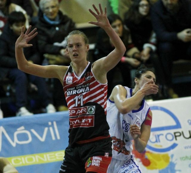 Kristina Alminaite y Bea Sánchez, en el Star Center Uni-Spar Citylift Girona (foto: Mero Barral / 13fotos para Ferrol360)
