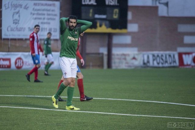 Imagen del Navalcarnero-Racing (foto: MosreyFotografía para Ferrol360)