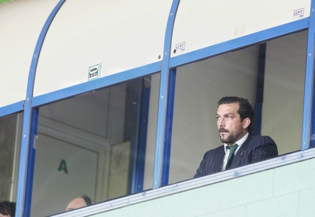 Ricardo López Felipe vio el Racing-Guijuelo desde las cabinas de A Malata (foto: Mero Barral / 13fotos para Ferrol360)