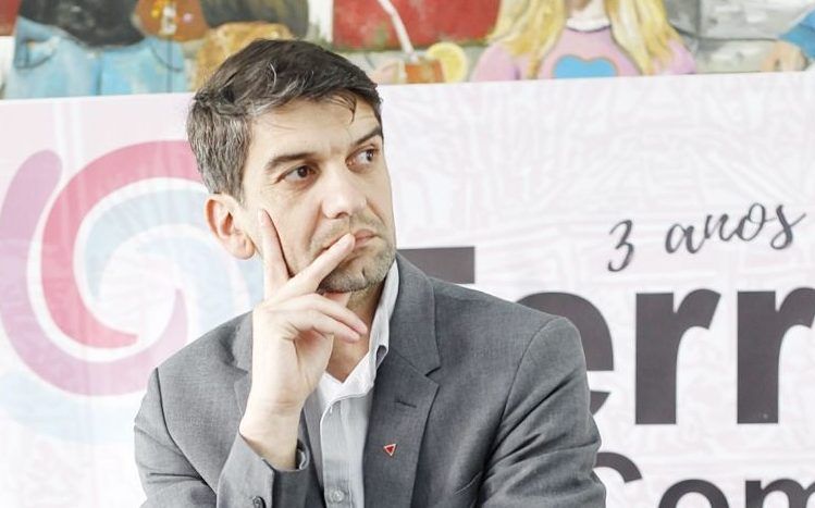 Jorge Suárez, en el acto de Ferrol en Común en el centro cívico de Canido (foto: Mero Barral / 13fotos para Ferrol360)
