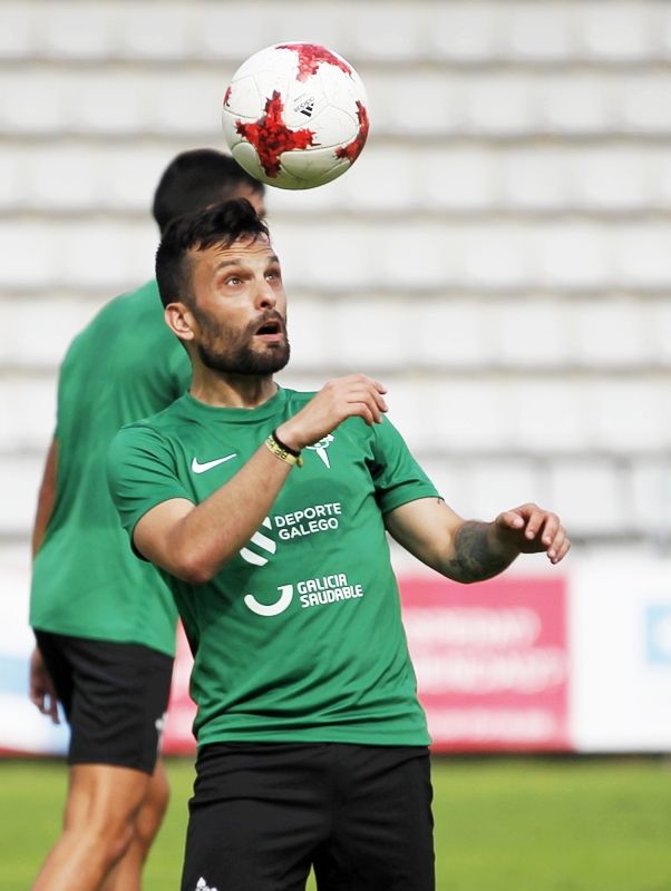 Marcos Álvarez, en el primer entrenamiento del Racing (foto: Mero Barral / 13fotos para Ferrol360)