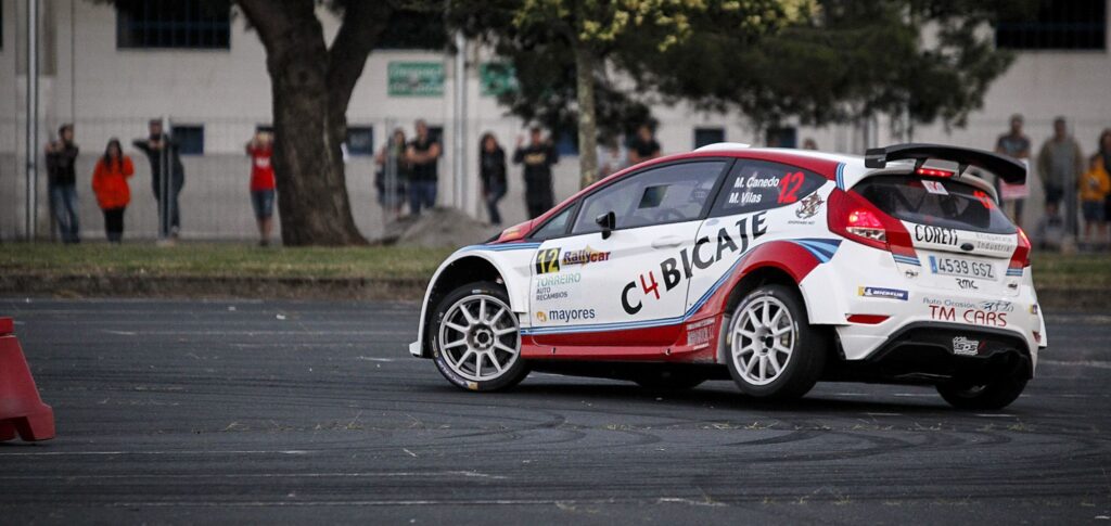 Tramo nocturno del Rallye de Ferrol (foto: Mero Barral / 13fotos para Ferrol360)