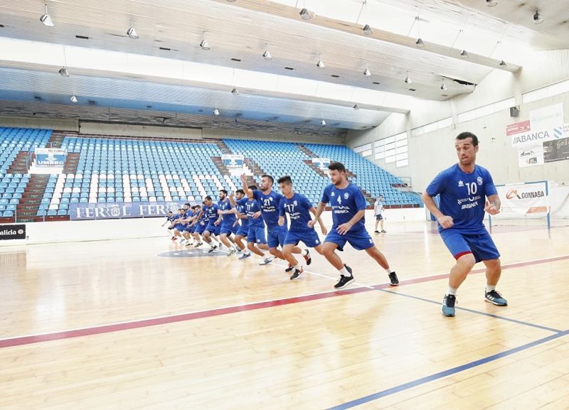 Primer entrenamiento de O Parrulo en A Malata (foto: Mero Barral / 13fotos para Ferrol360)
