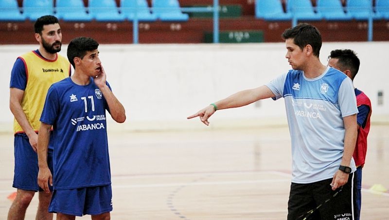 Primer entrenamiento de O Parrulo en A Malata (foto: Mero Barral / 13fotos para Ferrol360)