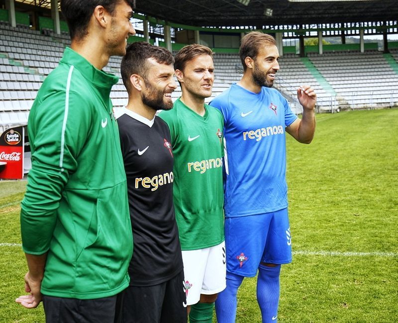 Presentación de las nuevas equipaciones del Racing (foto: Mero Barral / 13fotos para Ferrol360)