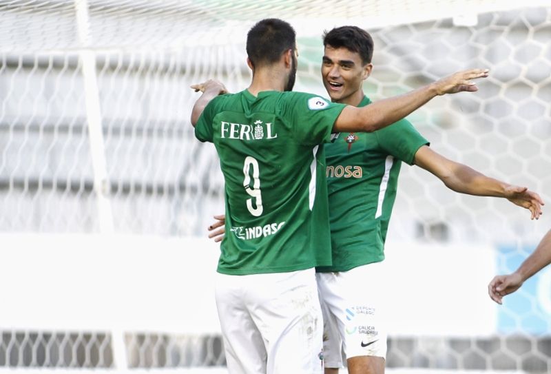 Javi Sanmartín celebra su gol en el Racing-Silva (foto: Mero Barral / Ferrol360)