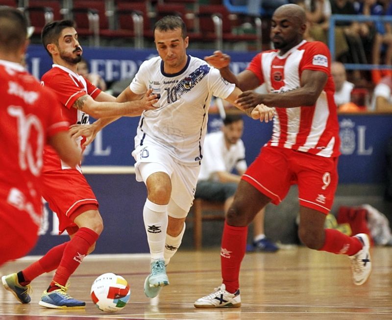 Adri, durante el duelo entre O Parrulo y Jimbee Cartagena (foto: Mero Barral / Ferrol360)