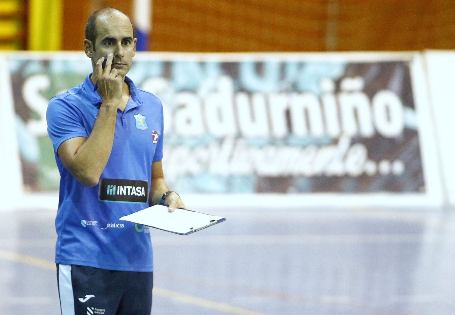 Partido de Superliga masculina de voleibol entre Intasa Aldebarán San Sadurniño y Río Duero Soria (foto: Mero Barral / Ferrol360)