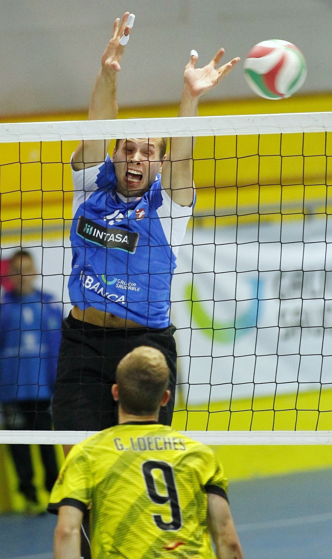 Partido de Superliga masculina de voleibol entre Intasa Aldebarán San Sadurniño y Río Duero Soria (foto: Mero Barral / Ferrol360)