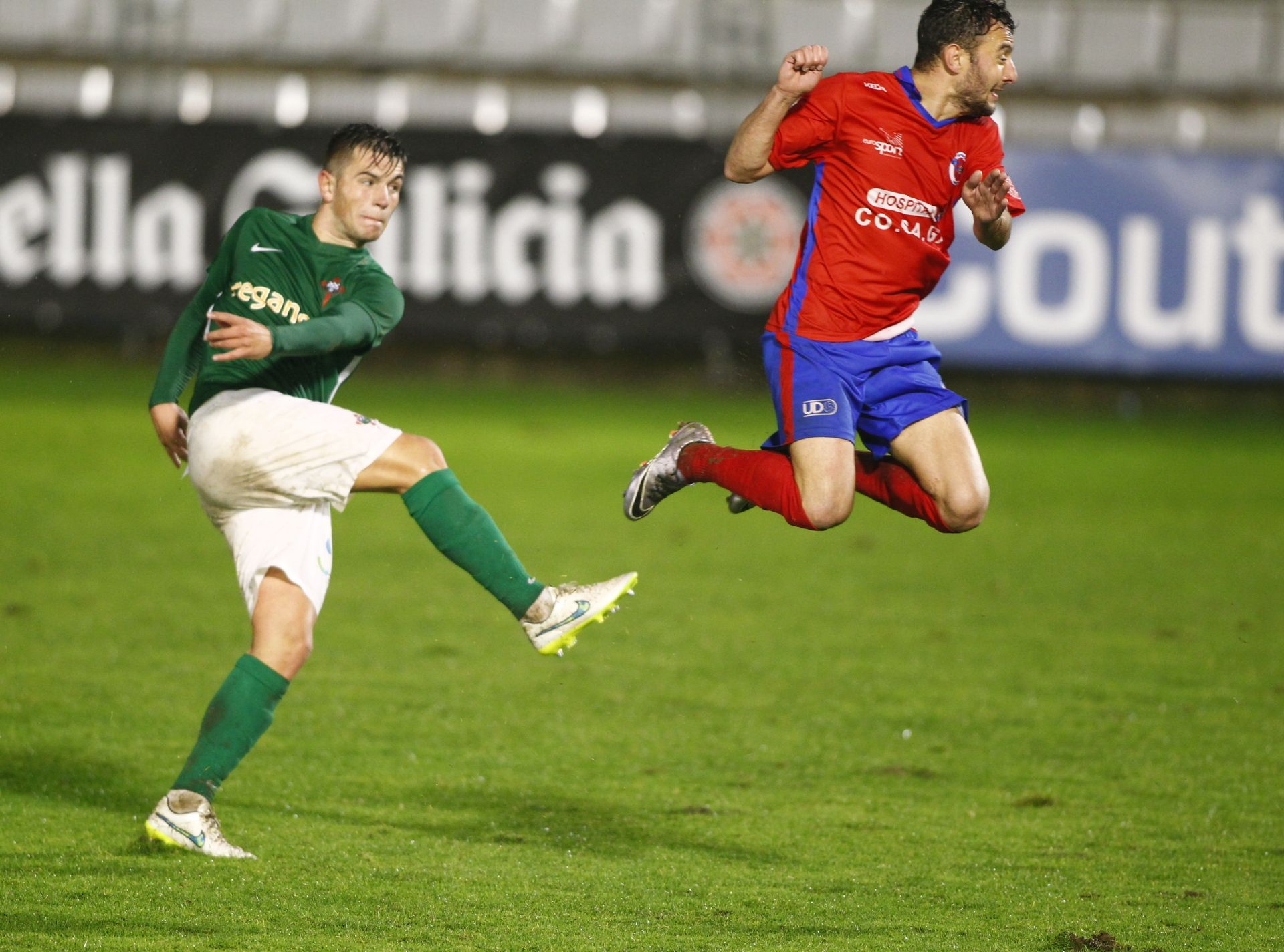 Joel, en un lance del Racing-UD Ourense (foto: Mero Barral / Ferrol360)