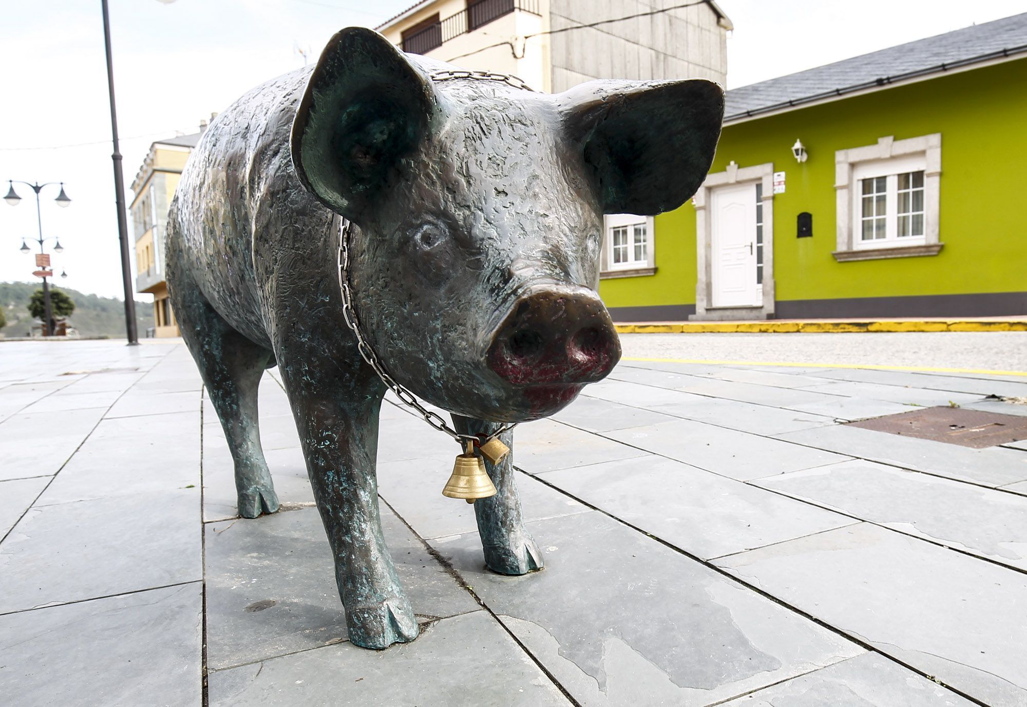 La versión artística del cerdo Antón en Espasante (foto: Mero Barral / Ferrol360)