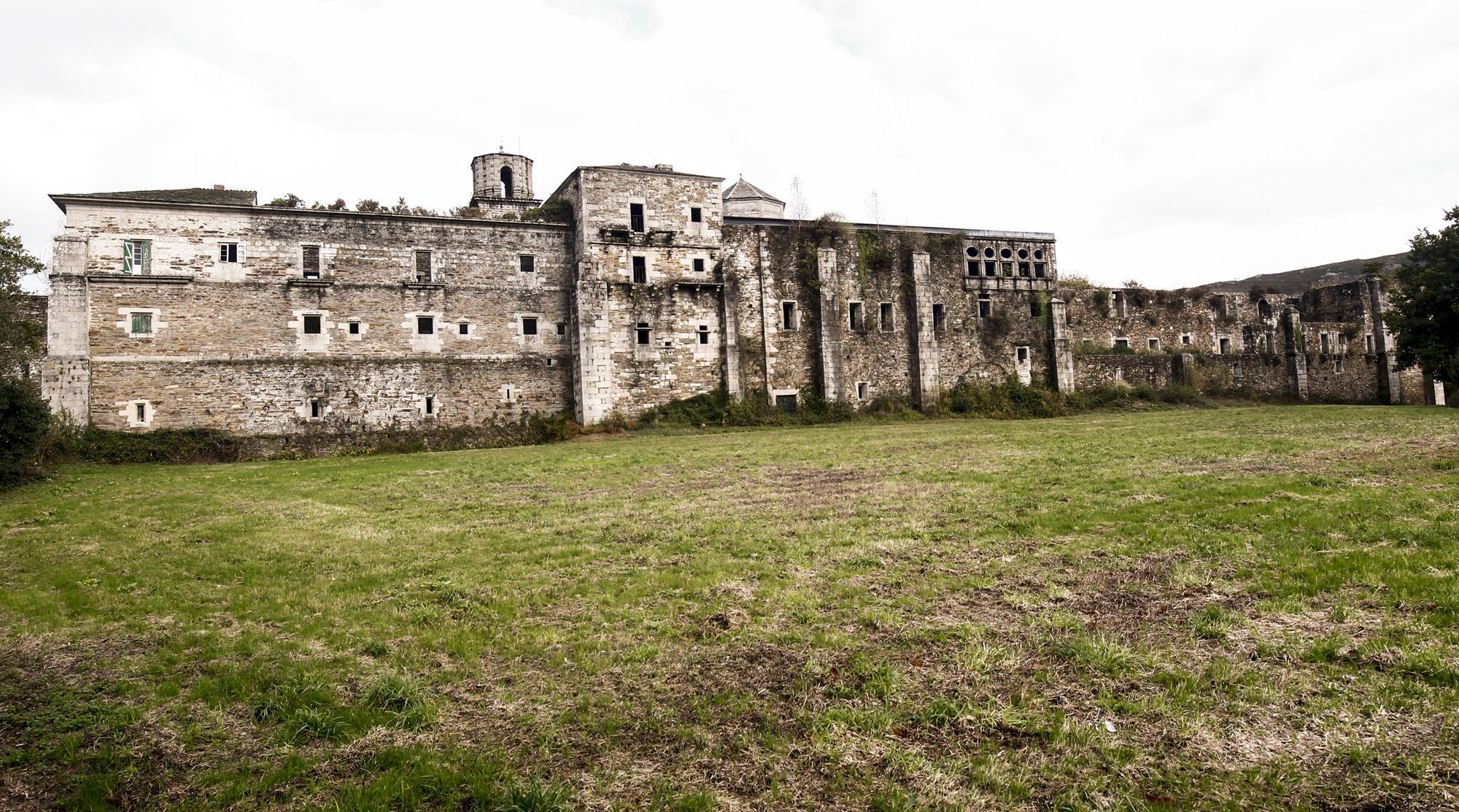Monasterio de Monfero (foto: Mero Barral / Ferrol360)