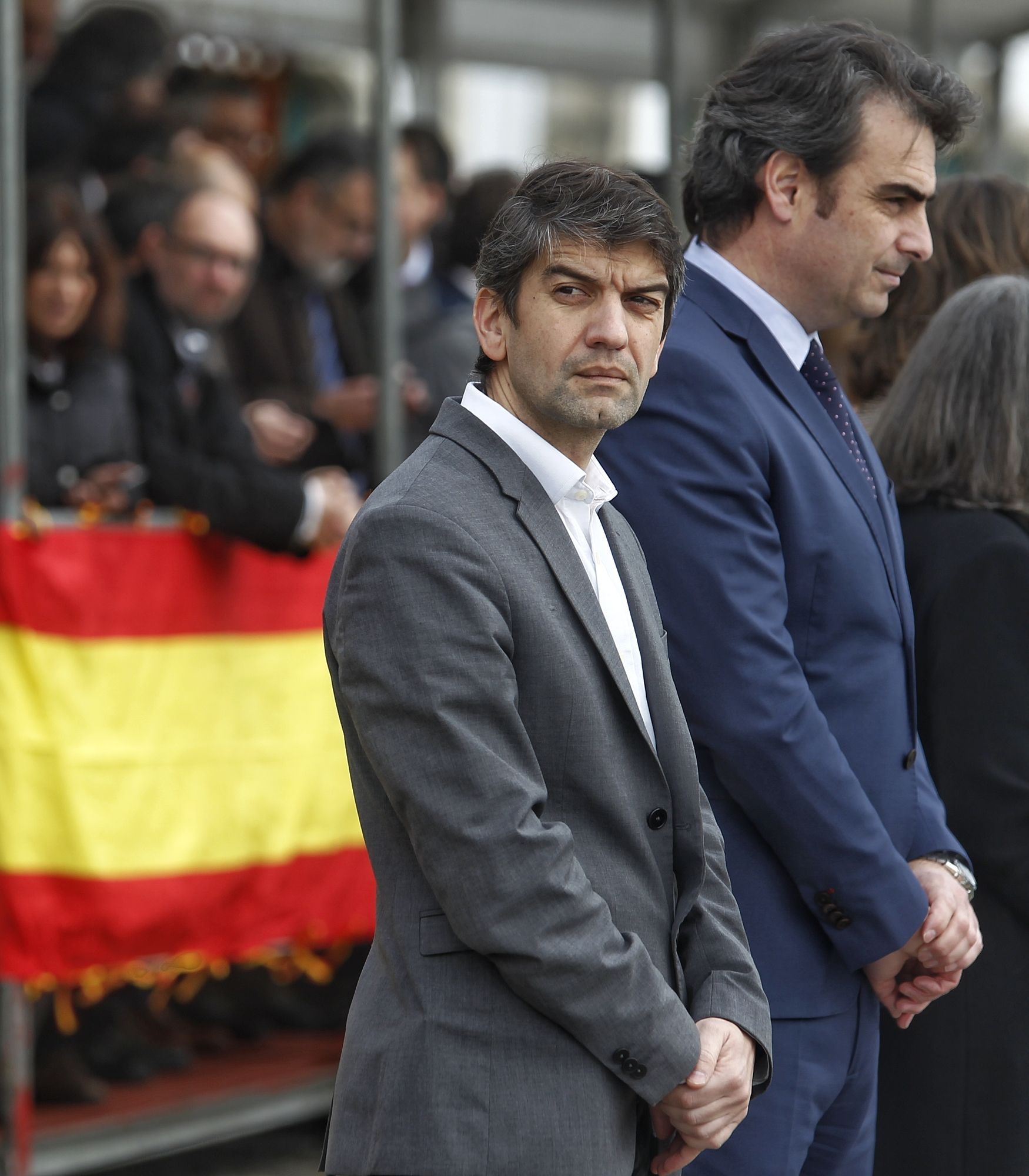 El alcalde de Ferrol, Jorge Suárez, y el vicepresidente del Parlamento de Galicia, Diego Calvo, en la entrega del BAM «Furor» a la Armada Española en el Arsenal Militar (foto: Mero Barral / Ferrol360)