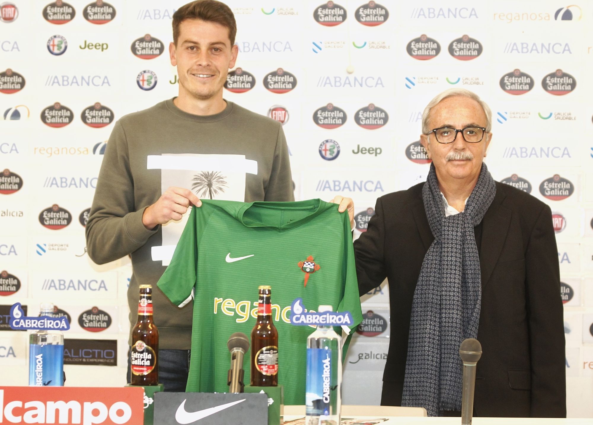 Javi Rey, junto a José María Criado en su presentación (foto: Mero Barral / Ferrol360)