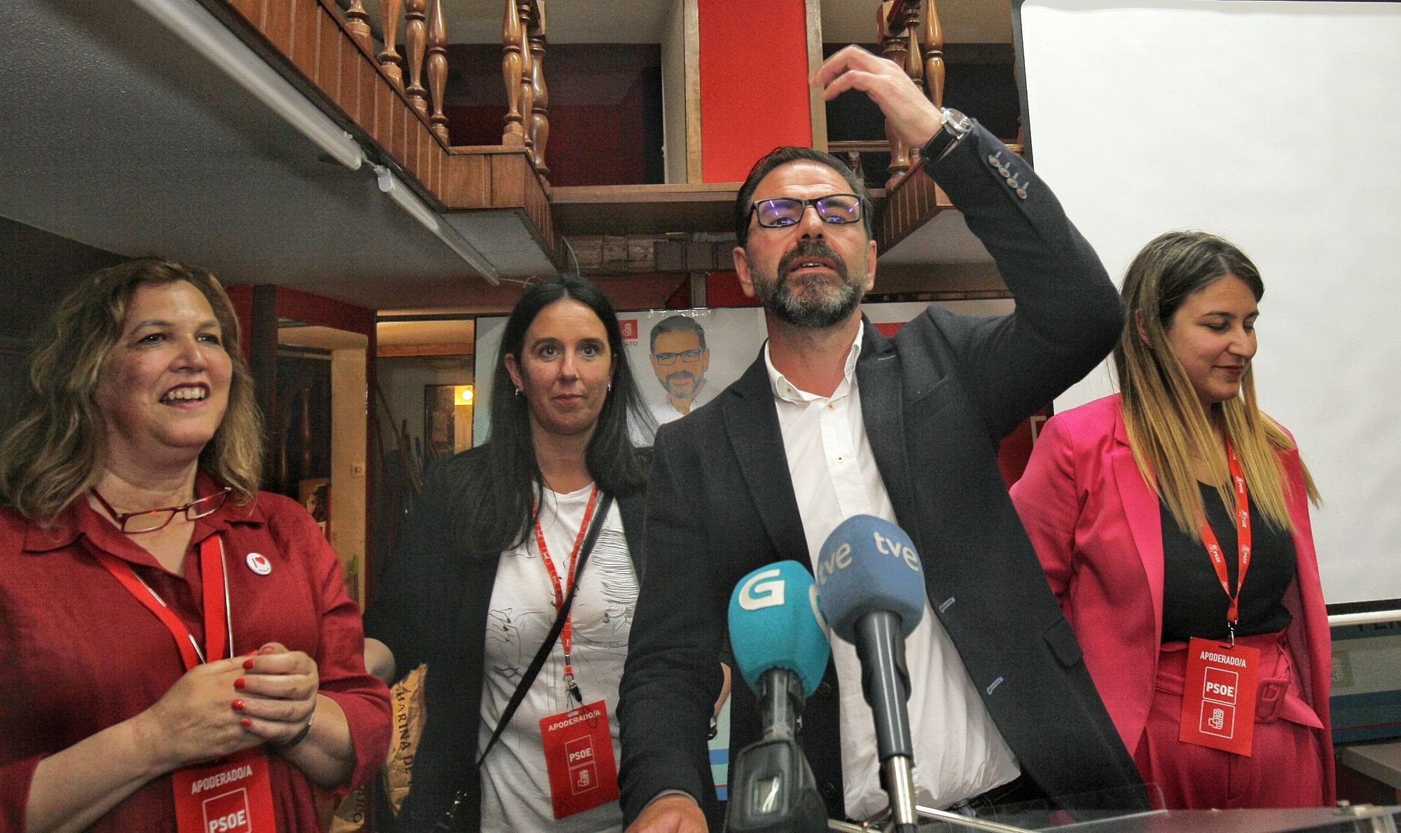 Ángel Mato, en la noche electoral en la sede del PSOE (foto: Mero Barral / Ferrol360)
