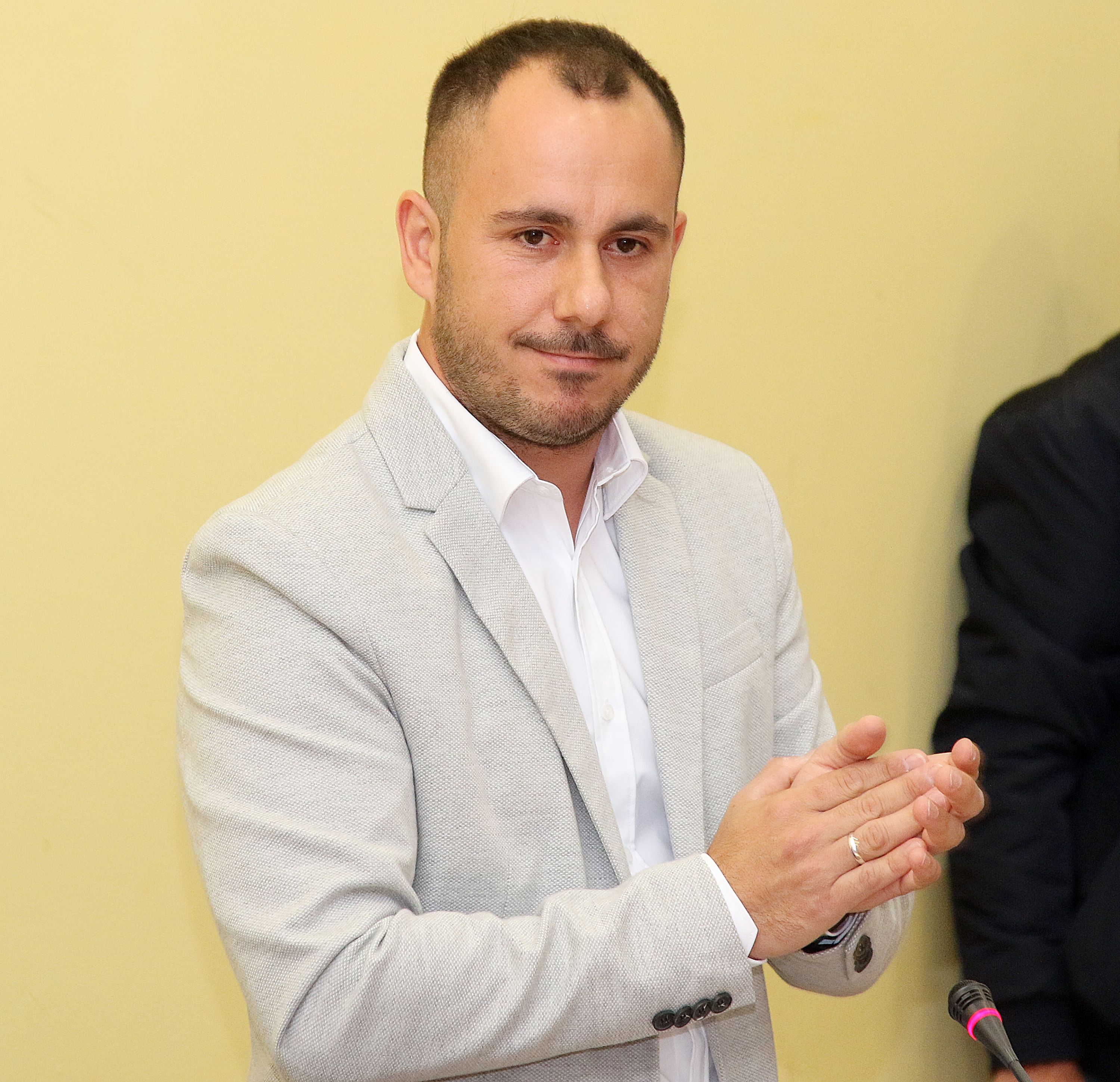 Pleno de investidura de Carlos Ladra como alcalde de Cabanas (foto: Ferrol360)