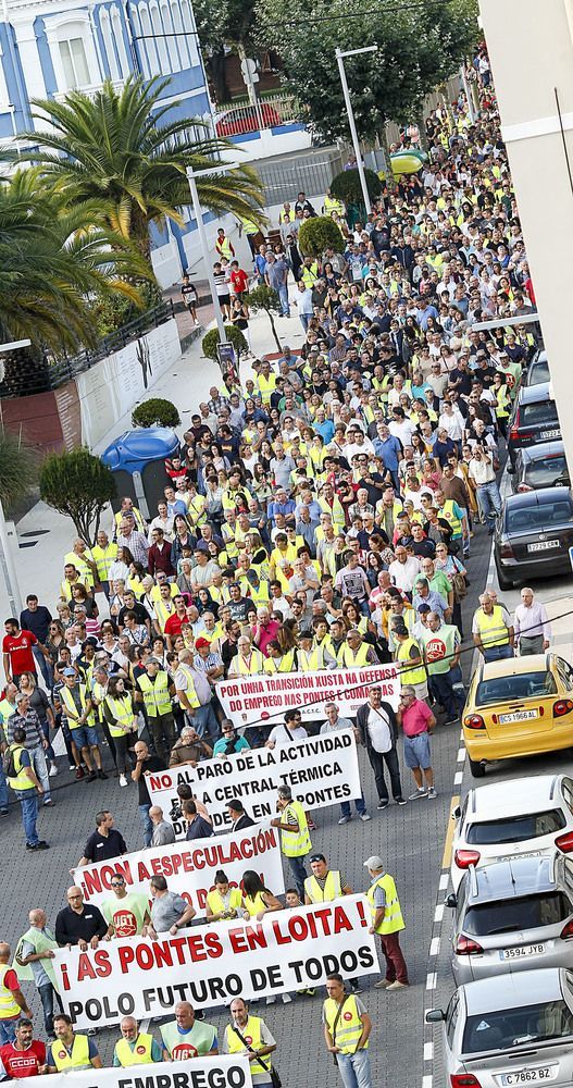 Manifestación en As Pontes en defensa de Endesa (foto: Mero Barral / Ferrol360)