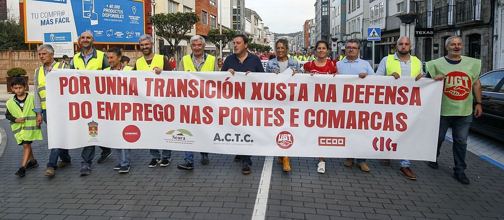 Manifestación en As Pontes en defensa de Endesa (foto: Mero Barral / Ferrol360)