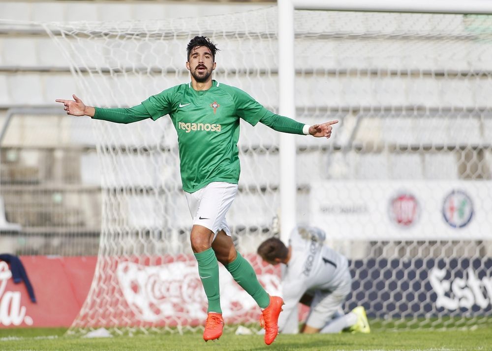 Imagen del Racing-Atlético de Madrid B en A Malata (foto: Mero Barral / Ferrol360)