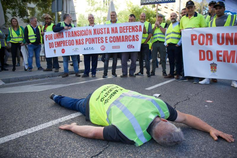 Protesta por el futuro de As Pontes en Madrid (foto: Mosrey / Ferrol360)
