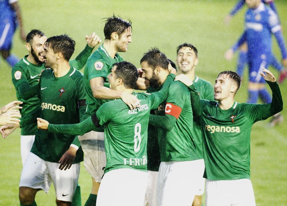 Imagen del Racing-Getafe B (foto: Mero Barral / Ferrol360)