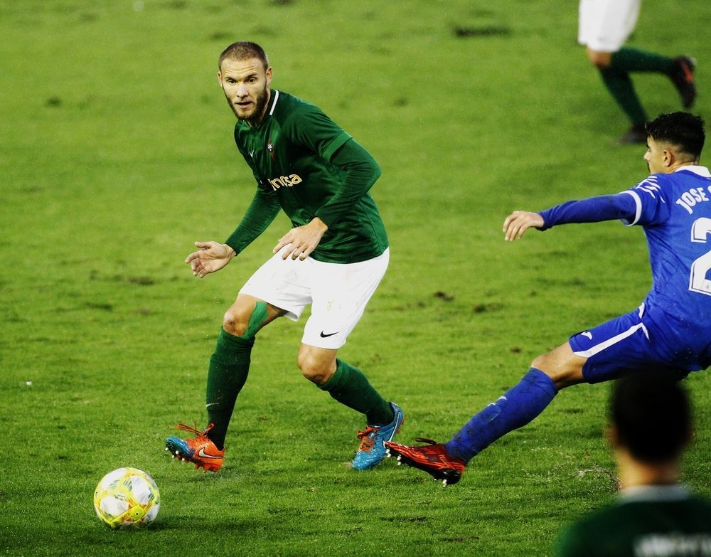 Imagen del Racing-Getafe B (foto: Mero Barral / Ferrol360)