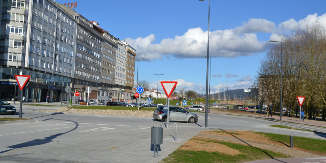 Abre al tráfico el nuevo tramo del bulevar de As Pías