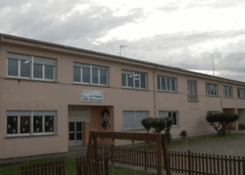 Los alumnos del CEIP Mosteiro de Caaveiro no pueden ir a clase por la huelga de transporte