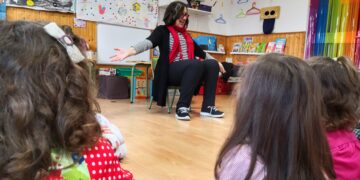 Contos, música e maxia para medrar en galego: Apego presenta en Narón a súa programación