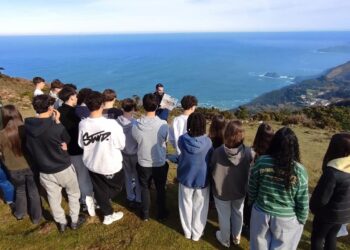 Los alumnos en su visita al Xeoparque