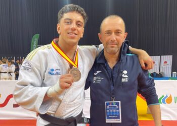 El judoka Mario Tenreiro se cuelga la medalla de bronce en el Campeonato de España Junior 2026