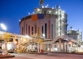 Reganosa apuesta por la descarbonización: bioGNL para barcos y camiones