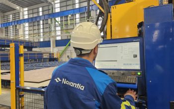 Operario en controles de soldadura (cedida por Navantia)