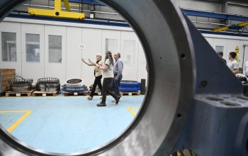 A directora do IGAPE visita a empresa Cogaltra