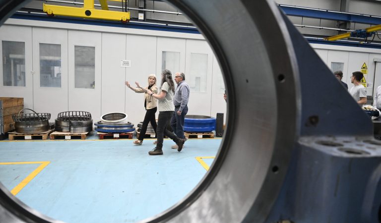 A directora do IGAPE visita a empresa Cogaltra