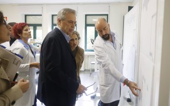 20251104 Conselleiro Sanidade visita rehabilitacion Novoa Santos3