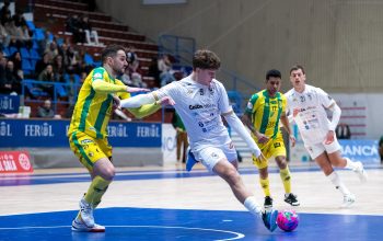 O Parrulo Ferrol durante el partido este martes